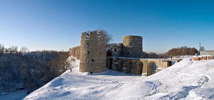 Копорская крепость. Вид на южную стену