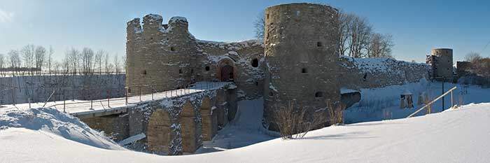 Копорская крепость. Вид на северную стену