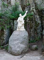 скульптура героя эпоса Калевалы - Вяйнямейнена